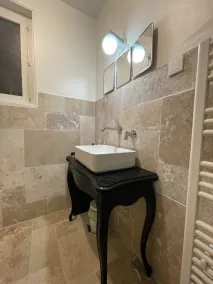Cottage Chaleureux Avec Piscine Chauffée au Coeur du Beaujolais Vert - Image 3