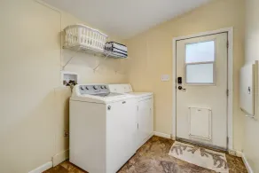 3 BD, Poker, Pool Table, Foosball & more! - Image 4