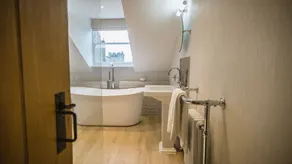 Porte House -  a house that sleeps 6 guests  in 3 bedrooms - Image 5