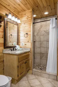 Indian Creek: Secluded, Beautiful Authentic Style Log Cabin in Gatlinburg - Image 5