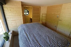 Chalet sur Pilotis, Cadre Insolite, au Dessus D'un Étang Dans un Parc Privé - Image 5
