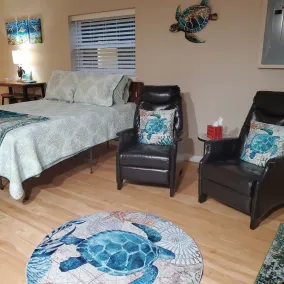 A Hidden Treasure: Spacious Studio with private entrance. Guests hate to leave. - Image 4