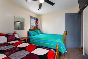 PERFECT FOR A LONG TIME STAY | 3 bdroom, sleeps 15 + dinning room - Image 5