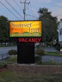 Sunset Inn - Image 4