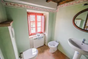 Manor with private pool and fenced garden 8 kms from Castelnuovo di Garfagnana - Image 5