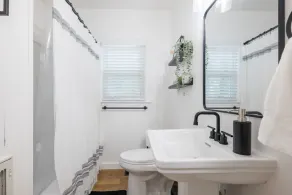 The 12th Street Retreat, King Beds, Pets Allowed - Image 3