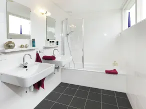 Thatched luxurious villa with two bathrooms, in nature - Image 4