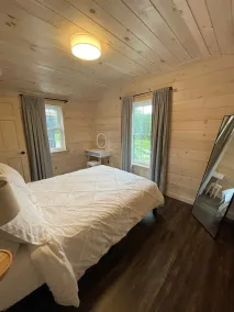 Hummingbird Limit 3 1 Bedroom Cabin - Image 3