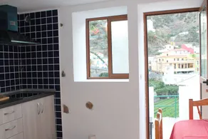 Ideal couples house with beautiful views of the town, excellent for walkers. - Image 5