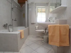 Apartamento 'Haus Doris' com Vista Montanha, Terraço Partilhado e Wi-Fi - Image 5