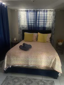 Cozy Home w/ private parking- 10 min to beach - Image 5