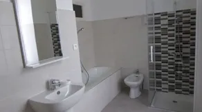 Dans une Aile D'une Ancienne Maison de Maître - Image 2