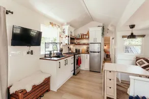 Coziest Cultus Tiny Home 2min Drive to Lake! - Image 5
