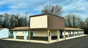 Sleepy Bear Inn - Image 5