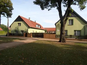 Cottage on the village green - Image 5