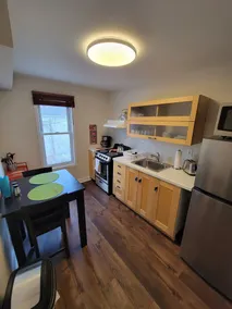 1 bedroom apartment in historic Danforth home - Image 4