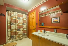 5-bedroom vacation home just 10 minutes from Buffalo River - Image 4
