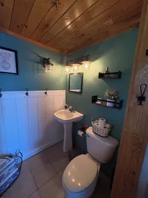 Cabin right on the water! All bikers, skiers, fisherman, and more welcome! - Image 4