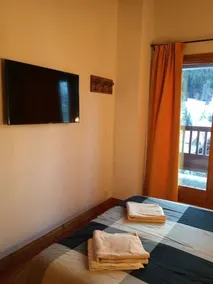 Ski in Ski Out Luxury Apartment with South West Facing Balcony! - Image 3
