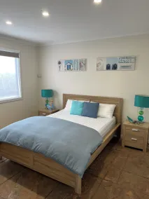 Surf Beach House - Water Views - Walk to Beach.\nGreat for 2 Families - Image 5