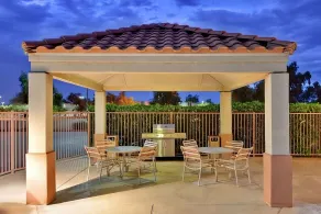 Your Home Base for Exploring Charm City! Fully-equipped Kitchen, Pets Allowed! - Image 5
