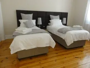 Cheltenham House: 3 bedroom, 2 bathroom renovated villa - Image 5