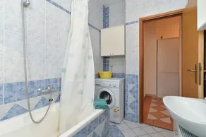 Holiday apartment with air conditioning - Image 3