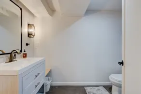 Updated home in Vancouver. King bed. - Image 5