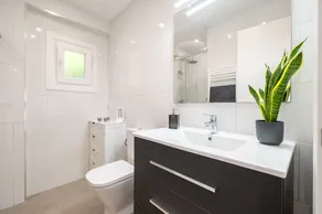 Maison de vacances \"Lliris 29\" avec climatisation, Wi-Fi, terrasses et vue sur la montagne - Image 3