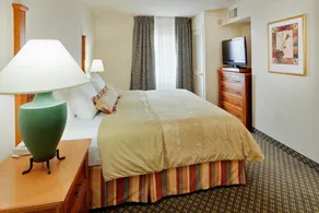 2 Bedroom Suite | Free Breakfast + Free Wi-Fi - Image 4