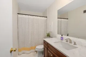 Lakefront Oasis: Hot Tub & Private Beach - Image 4