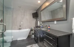 The Residence - Luxury 3 BR apt in downtown Danville - Image 5