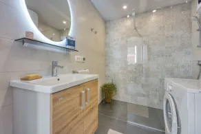 Vila Leonarda with Terrace and Garden - Happy Rentals - Image 3