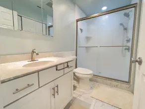 HELT RENOVATERAD!  PRIVAT DECK OCH POOLSIKT!  STENHARBORTÖRDAR - Image 3