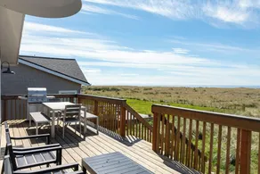 Private Beach Access, Superb Views, Gorgeous Updates, King Suite and Hot Tub! - Image 3