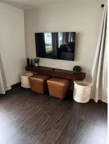 Curly's Quarters (4 Bedroom Home) w/ Lambeau view - Image 2