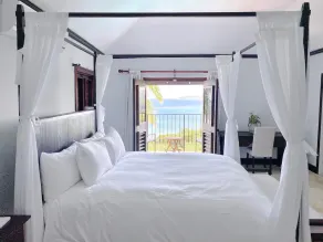 Luxury Fully Staffed 5 Bedroom Ocean View Villa with Infinity Pool - Image 4