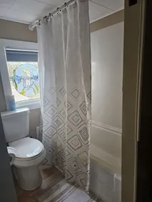 The Cottage Room has 2 queen beds and private bathroom - Image 4