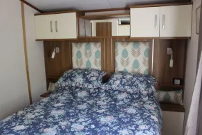 Loch View - luxury cabin with spectacular alpine and loch views - Image 3