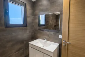 NY villa med 4 soveværelser med opvarmet pool HAV OG BERGEVISNING - Image 3