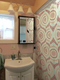 Simple & Fun Studio Cottage - Image 3