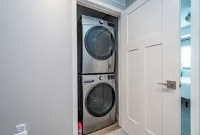 Built in 2021- close to UIHC and Shopping - Image 3