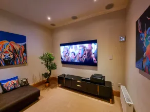 DOLLARBEG CASTLE - The Tower - Luxury Apartment - Image 4