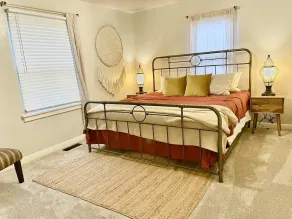 3-bedroom vacation home 12 minutes from Paycom Center - Image 5