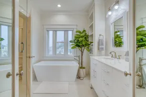 Stellar Ocean and Bay Views, Chef’s Kitchen, Hot Tub and 4 Luxurious Bedrooms! - Image 4