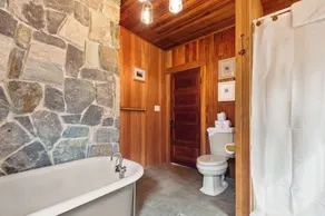 🐾Edgewater - Private dog friendly home on Rangeley Lake, just minutes from downtown - Image 5