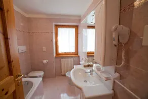 THREE-ROOM APARTAMENT  2 BATHROOM BIKE TREKKING  MOUNTAIN VALFURVA STELVIO GAVIA - Image 3