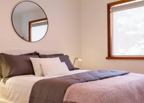 2 Bdrm Apt in Annandale with Courtyard & Parking - Image 4