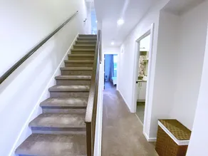 Spacious & Elegant Seattle Gem Private Rooftop Retreat - Image 2