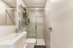 New Amara Suite Friends & Families (+ Parking) - Image 4